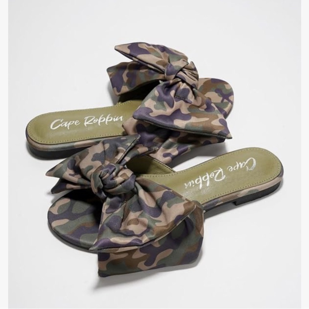 New! Camo color cape Robbin bow flats